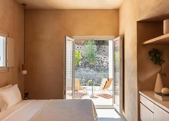 Ethos Fira, Santorini