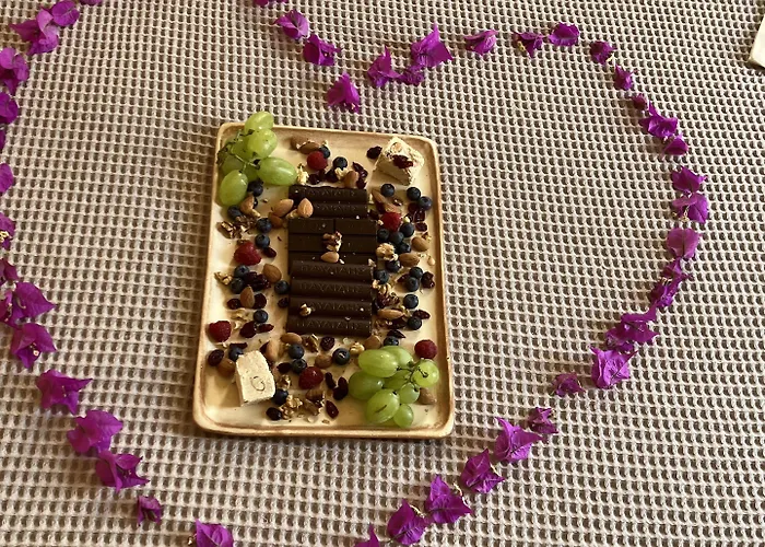 Ethos Fira, Santorini *