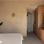 Ethos Vegan Fira, Santorini Otel Fira (Santorini)